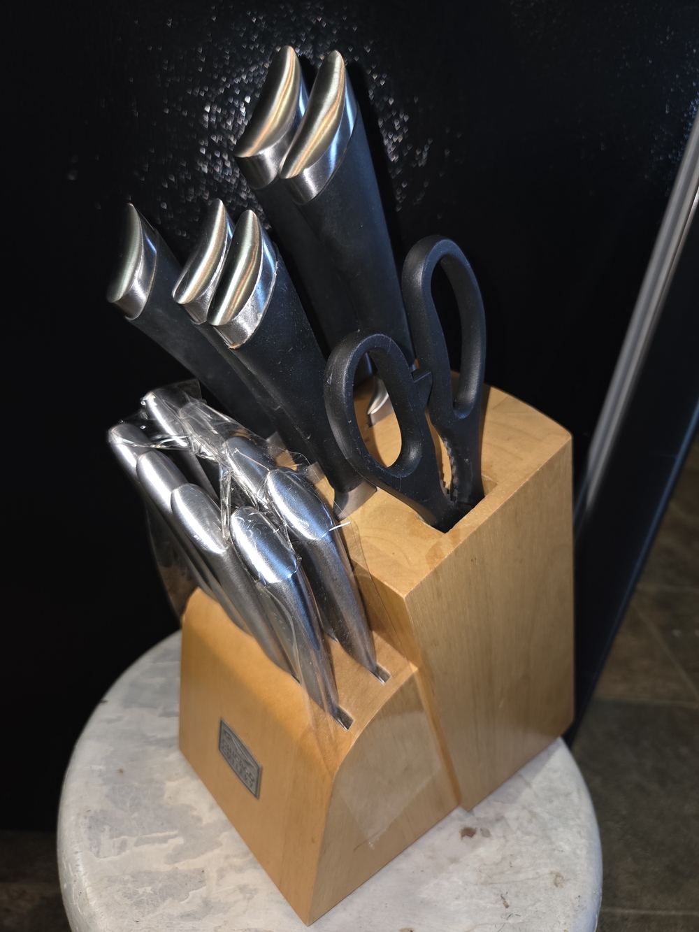 8-Piece Black and Silver Knife Block Set with Shears